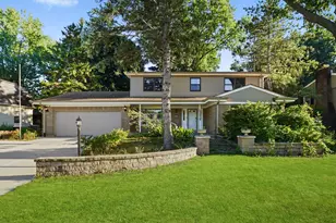 5647 Inverness Dr, Rockford, IL 61107 - Photo 1