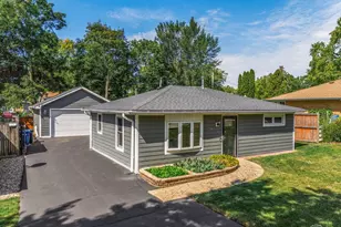 124 S Pine St, Geneva, IL 60134 - Photo 1