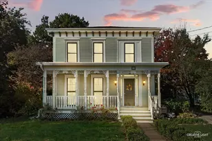 21 N Lincoln St, Batavia, IL 60510 - Photo 1