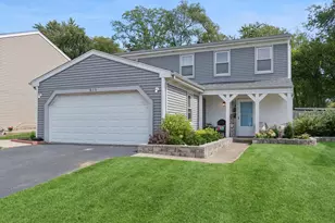 815 Woodside Dr, Roselle, IL 60172 - Photo 1