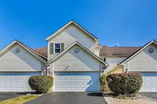 810 Thornwood Dr, Saint Charles, IL 60174 - Photo 1