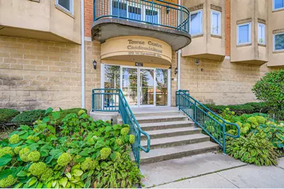 100 W Roosevelt Avenue #201, Bensenville, IL 60106 - Photo 1