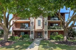 468 Valley Dr, Naperville, IL 60563 - Photo 1