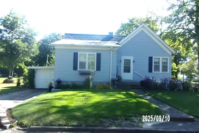 325 S Race Street, Piper City, IL 60959 - Photo 1
