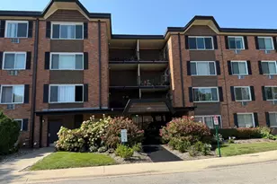 1106 S New Wilke Rd, Arlington Heights, IL 60005 - Photo 1