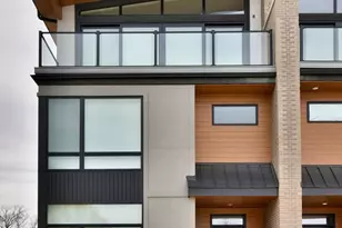 262 N Addison Ave, Elmhurst, IL 60126 - Photo 1