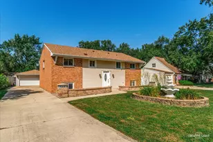 129 Oxford Rd, Bolingbrook, IL 60440 - Photo 1