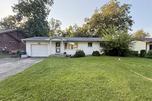 988 Spruce Ln, Saint Anne, IL 60964 - Photo 1