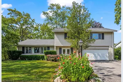 1746 Ellendale Drive, Northbrook, IL 60062 - Photo 1