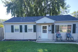 303 S Hammes Ave, Joliet, IL 60436 - Photo 1
