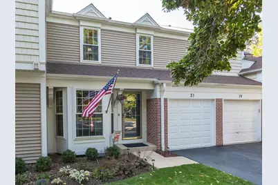 21 E Shag Bark Lane, Streamwood, IL 60107 - Photo 1