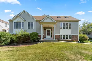 2400 Dawson Ln, Algonquin, IL 60102 - Photo 1