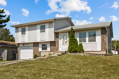 10 W Nevada Avenue, Glendale Heights, IL 60139 - Photo 1