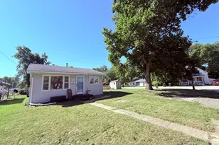 120 W Cherry St, Clifton, IL 61727 - Photo 1