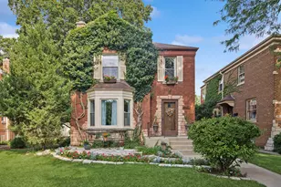 5810 N Kirby Ave, Chicago, IL 60646 - Photo 1