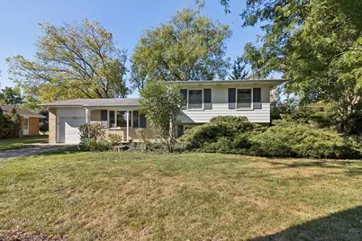 696 N Stephen Drive, Palatine, IL 60067 - Photo 1