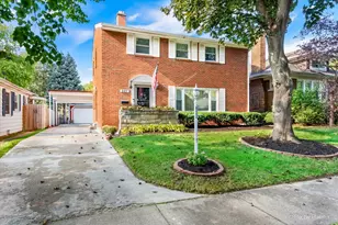 823 Manor Ct, Joliet, IL 60436 - Photo 1