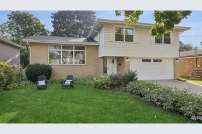 1123 N Dunton Avenue, Arlington Heights, IL 60004 - Photo 1