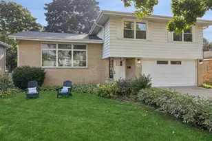 1123 N Dunton Ave, Arlington Heights, IL 60004 - Photo 1