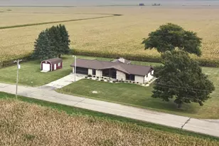 3825 S Queens Rd, Rochelle, IL 61068 - Photo 1