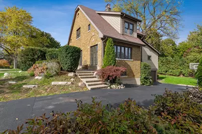 420 W Cook Avenue, Libertyville, IL 60048 - Photo 1