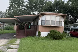 39 Maple Ln, Manteno, IL 60950 - Photo 1