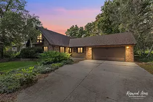 621 Hickory Ave, Oglesby, IL 61348 - Photo 1