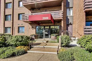 2000 Chestnut Ave, Glenview, IL 60025 - Photo 1