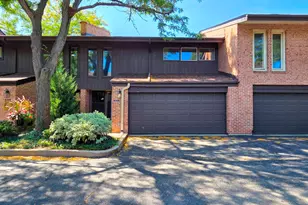 1833 Wildberry Dr, Glenview, IL 60025 - Photo 1