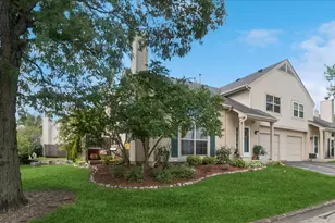 1022 N Knollwood Dr, Palatine, IL 60067 - Photo 1