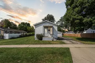 170 S Clifton Ave, Elgin, IL 60123 - Photo 1