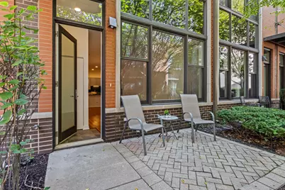 954 N Crosby Street, Chicago, IL 60610 - Photo 1