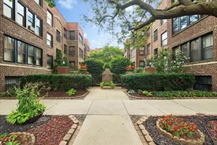 745 W Brompton Ave, Chicago, IL 60657 - Photo 1