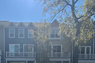 82 Lakeview Pl, Lake Zurich, IL 60047 - Photo 1