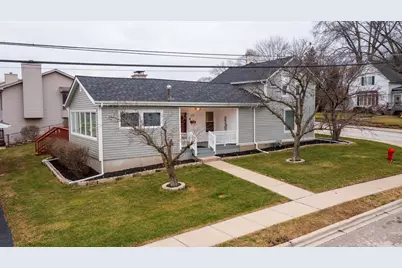 634 N Walnut Street, South Elgin, IL 60177 - Photo 1