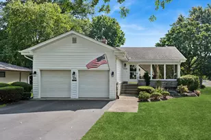 104 E Elm St, Wheaton, IL 60189 - Photo 1