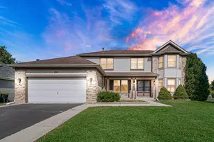 800 Big Bear Trail, Cary, IL 60013 - Photo 1