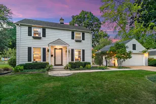 420 Gray St, Saint Charles, IL 60174 - Photo 1