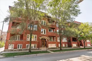 1057 W Thorndale Ave, Chicago, IL 60660 - Photo 1