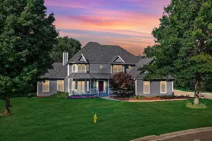 301 Fieldstone Ln, Dixon, IL 61021 - Photo 1