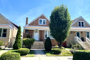 4719 S Tripp Ave, Chicago, IL 60632 - Photo 1