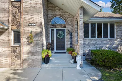 7810 W 102nd Street, Palos Hills, IL 60465 - Photo 1