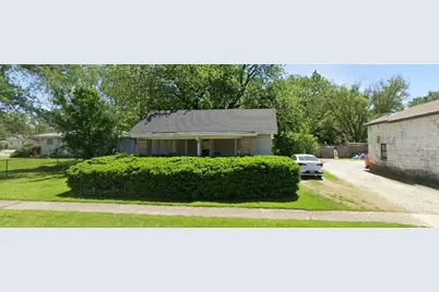 2209 Dewitt Avenue, Mattoon, IL 61938 - Photo 1