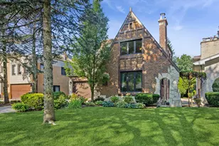 6612 N Ramona Ave, Lincolnwood, IL 60712 - Photo 1