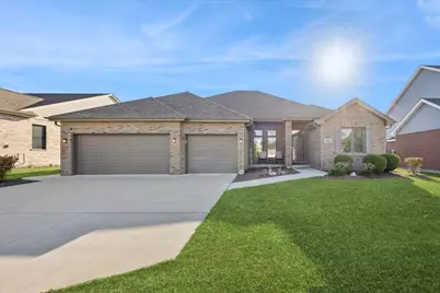 9005 Gloucester Road, Woodridge, IL 60517 - Photo 1