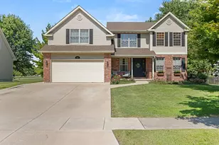 1329 Foxbend Dr, Sycamore, IL 60178 - Photo 1