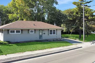 731 1st Ave, Ottawa, IL 61350 - Photo 1