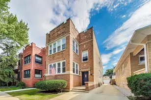 2433 W Dakin St, Chicago, IL 60618 - Photo 1
