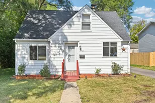 908 Flintwood Ct, Round Lake Heights, IL 60073 - Photo 1