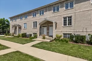 183 N East River Rd, Des Plaines, IL 60016 - Photo 1